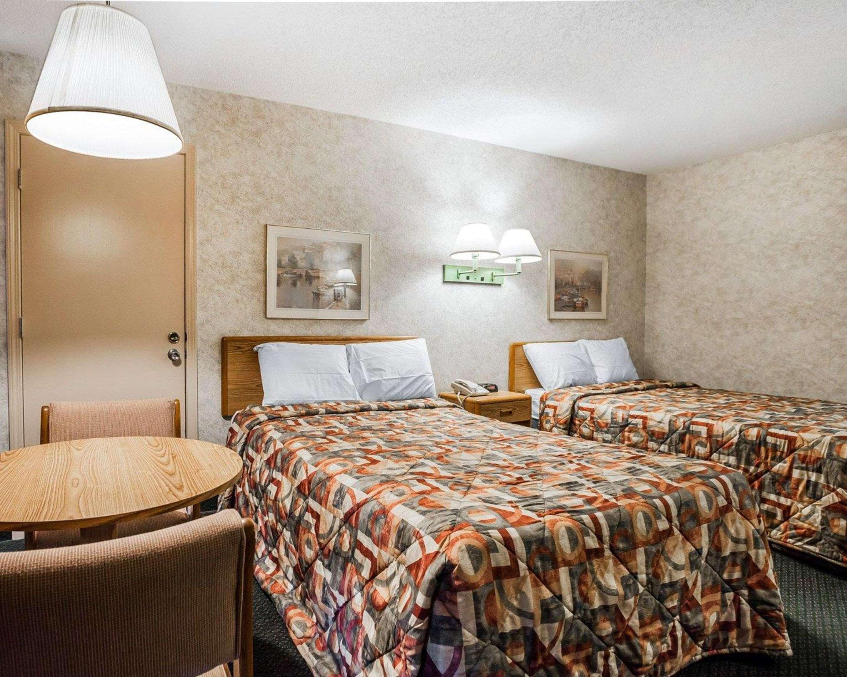 Econo Lodge Jefferson City Exteriör bild