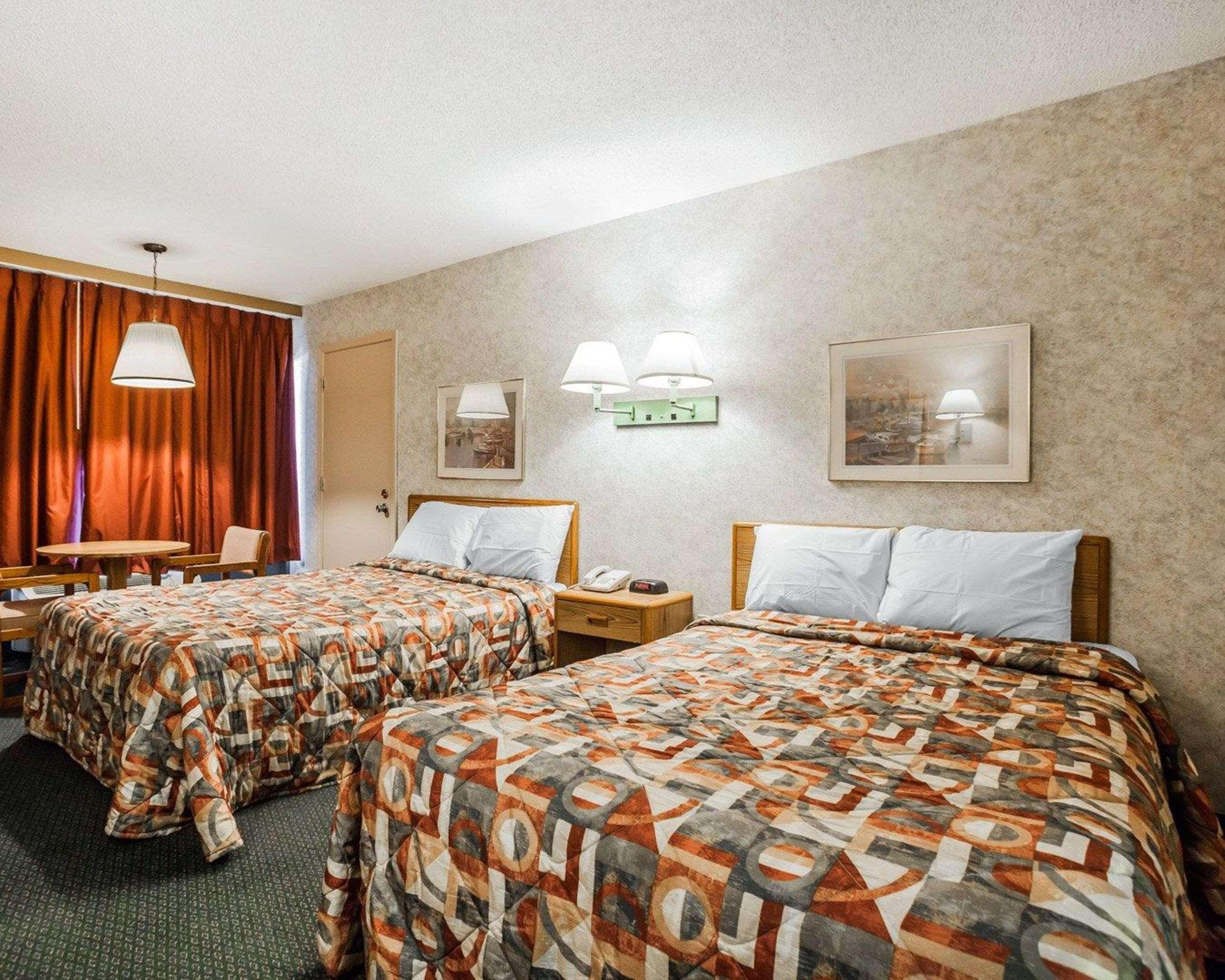 Econo Lodge Jefferson City Exteriör bild