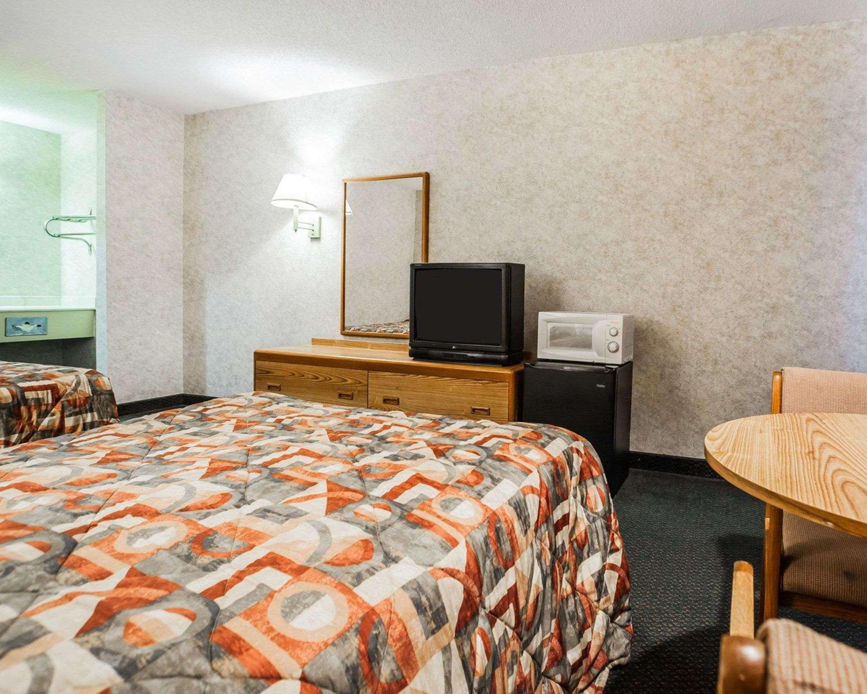 Econo Lodge Jefferson City Exteriör bild