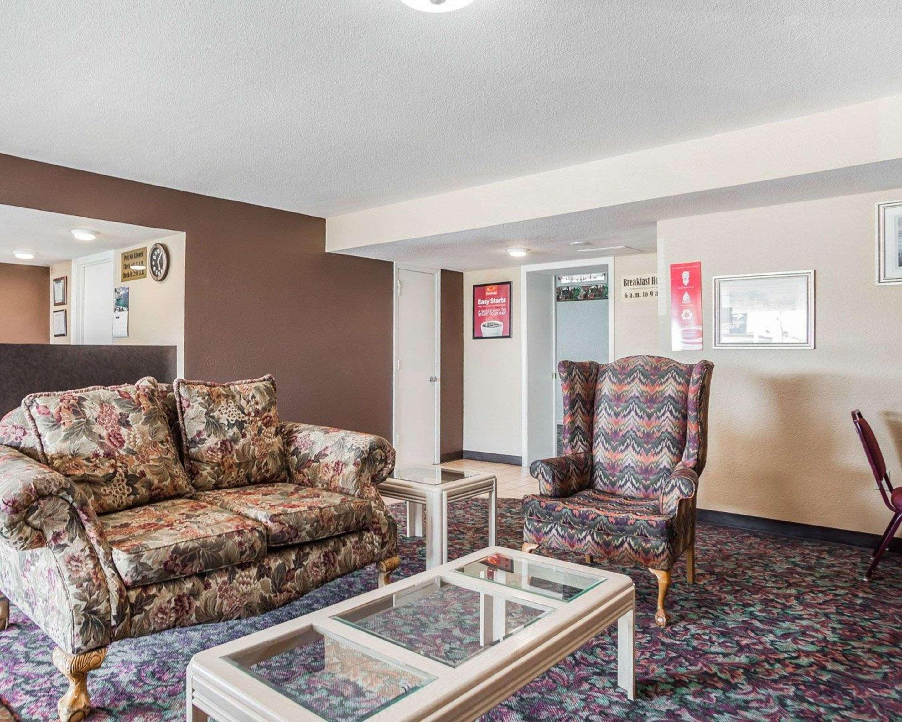 Econo Lodge Jefferson City Exteriör bild